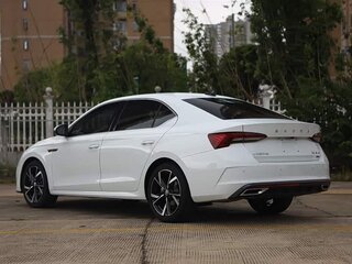 2022 Skoda Octavia IV (A8), белый, 2290800 рублей, вид 5