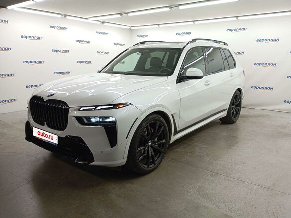 2022 BMW X7 40i I (G07) Рестайлинг, белый, 11500000 рублей - вид 1