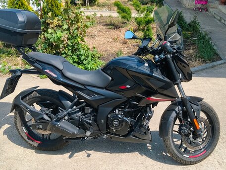 2023 Bajaj Pulsar N250, чёрный, 255000 рублей, вид 3