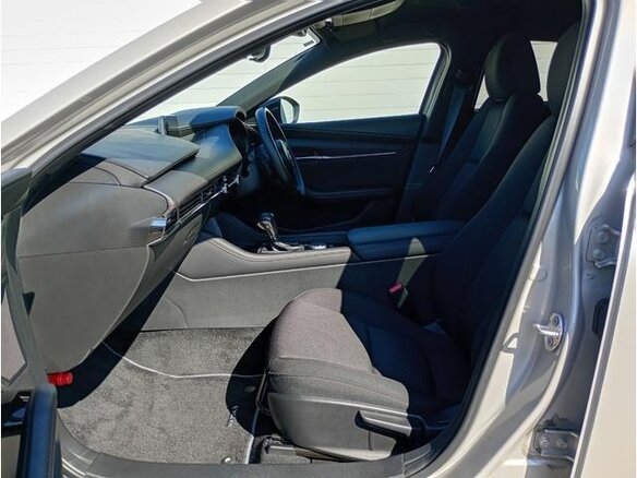 2022 Mazda 3 IV (BP), серебристый, 1425000 рублей - вид 13