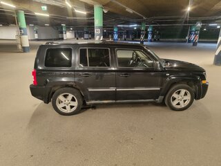 2010 Jeep Liberty (Patriot), чёрный, 650000 рублей, вид 3