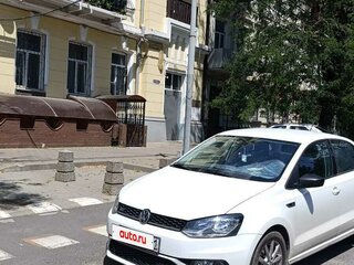 2016 Volkswagen Polo V Рестайлинг, белый, 1600000 рублей, вид 1
