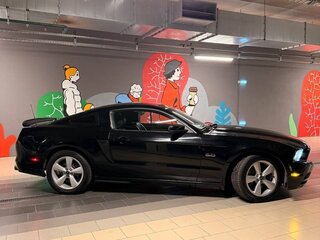 2013 Ford Mustang V Рестайлинг, чёрный, 2950000 рублей, вид 2
