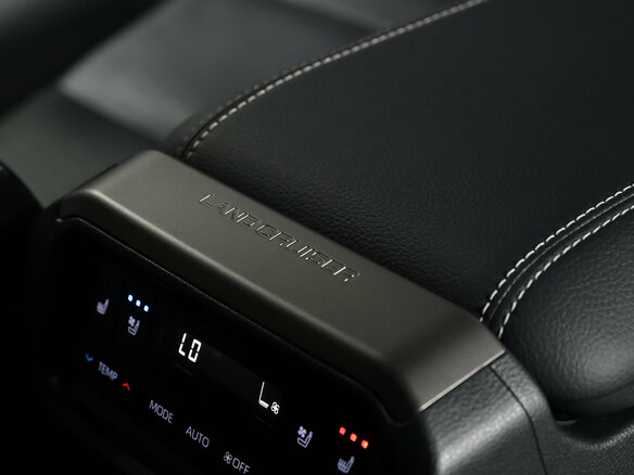 2024 Toyota Land Cruiser Prado 250 Series, чёрный, 11500000 рублей - вид 12