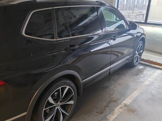2022 Volkswagen Tiguan Allspace II Рестайлинг, чёрный, 3650000 рублей, вид 4