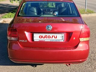2015 Volkswagen Polo V, красный, 730000 рублей, вид 3