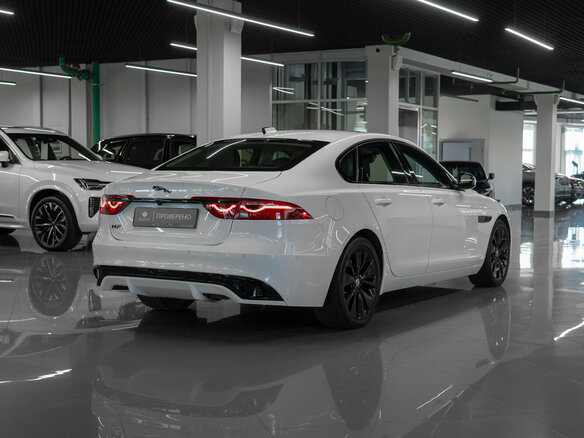 2021 Jaguar XF, белый - вид 4