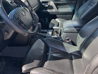 2012 Toyota Land Cruiser 200 Series Рестайлинг 1, серебристый, 3000000 рублей, вид 4