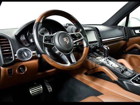 2015 Porsche Cayenne S II Рестайлинг (958), белый, 3890000 рублей - вид 9