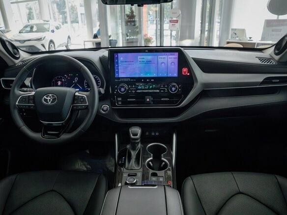2025 Toyota Highlander IV (XU70), белый - вид 13