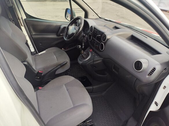 2013 Peugeot Partner, белый, 600000 рублей - вид 14