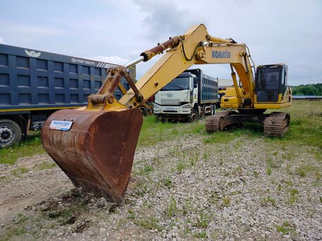 2020 Komatsu PC220-8, жёлтый, 8180000 рублей, вид 1