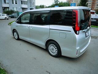 2016 Toyota Noah III (R80), серый, 1720000 рублей, вид 3
