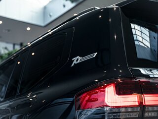 2021 Toyota Land Cruiser 300 Series, чёрный, 8290000 рублей, вид 5