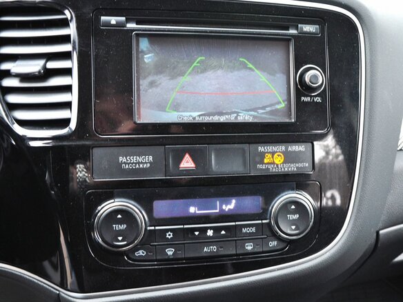 2014 Mitsubishi Outlander III, белый - вид 13