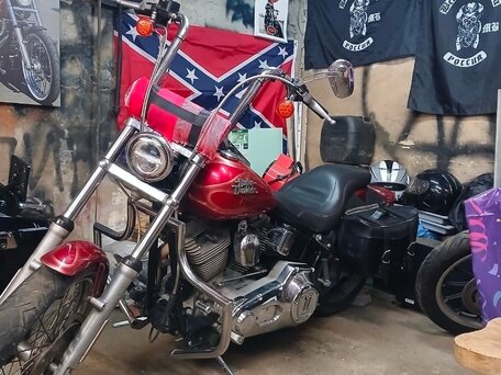 2005 Harley-Davidson Softail Standard, красный, 850000 рублей, вид 2