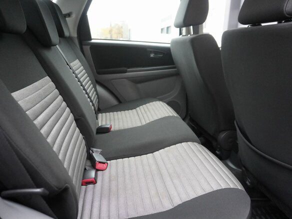 2011 Suzuki SX4 I (Classic) Рестайлинг, красный, 900000 рублей - вид 9