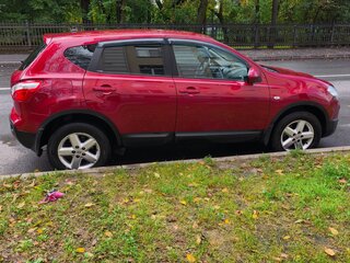 2013 Nissan Qashqai I Рестайлинг, красный, 870000 рублей, вид 2