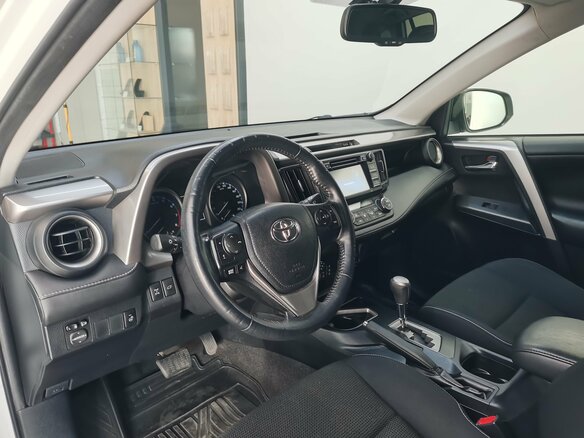 2015 Toyota RAV4 IV (XA40) Рестайлинг, белый, 2340000 рублей - вид 13