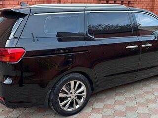 2019 Kia Carnival III, чёрный, 3300000 рублей, вид 2
