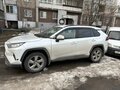 2021 Toyota RAV4 V (XA50), белый, 3350000 рублей - вид 2