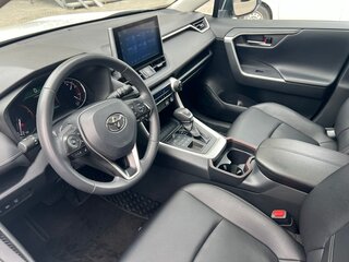 2022 Toyota RAV4 V (XA50), белый, 3650000 рублей, вид 4