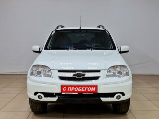 2011 Chevrolet Niva I Рестайлинг, белый, 450000 рублей, вид 2