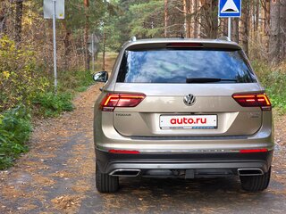 2017 Volkswagen Tiguan II, бежевый, 2599999 рублей, вид 4
