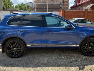 2016 Volkswagen Touareg II Рестайлинг, синий, 2750000 рублей, вид 3