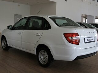 2026 Lada (ВАЗ) Granta I Рестайлинг, белый, 987000 рублей, вид 5