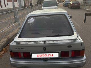 1986 Ford Escort XR3i IV, серебристый, 180000 рублей, вид 2