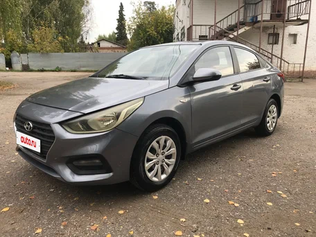 2017 Hyundai Solaris II, серый, 749000 рублей, вид 4