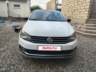 2017 Volkswagen Polo V Рестайлинг, белый, 610000 рублей, вид 2
