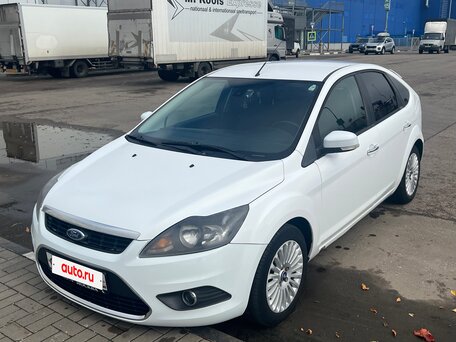 2010 Ford Focus II Рестайлинг, белый, 530000 рублей, вид 1