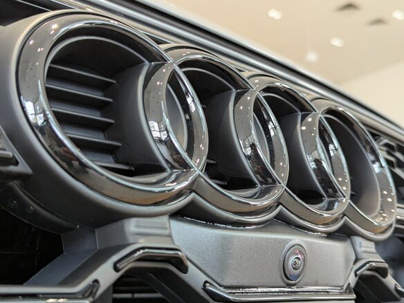 2026 Audi Q5 L 45 TFSI II (FY) Рестайлинг, серый, 6090000 рублей - вид 8