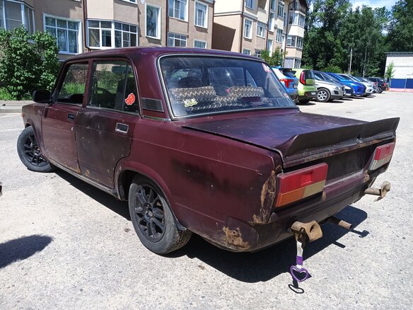 2007 Lada (ВАЗ) 2107, пурпурный, 111000 рублей - вид 3