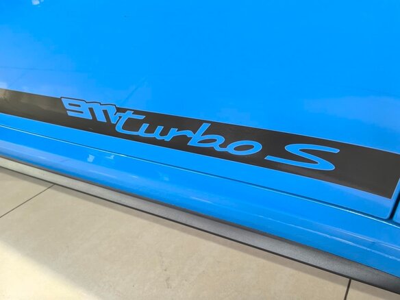 2025 Porsche 911 Turbo S VIII (992) Рестайлинг, голубой, 43333666 рублей - вид 12