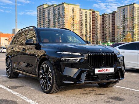 2023 BMW X7 40i I (G07) Рестайлинг, чёрный, 16500000 рублей, вид 4