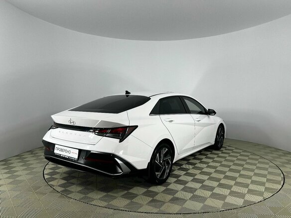 2023 Hyundai Elantra VII (CN7) Рестайлинг, белый - вид 4