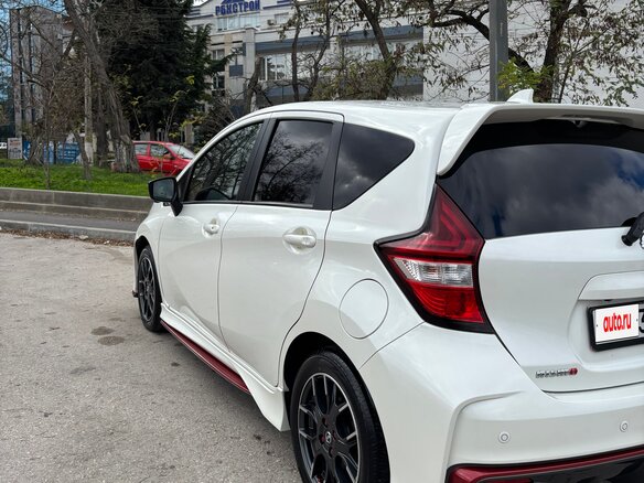 2017 Nissan Note Nismo e-Power II Рестайлинг, белый, 1480000 рублей - вид 3