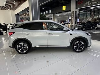 2025 BYD Yuan Plus Standard Range I Рестайлинг, серебристый, 3280000 рублей, вид 4