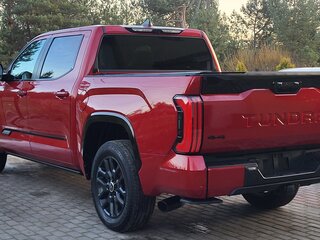 2023 Toyota Tundra CrewMax III, пурпурный, 8300000 рублей, вид 5
