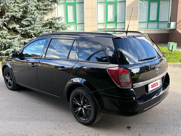 2011 Opel Astra H Рестайлинг, чёрный, 520000 рублей - вид 3