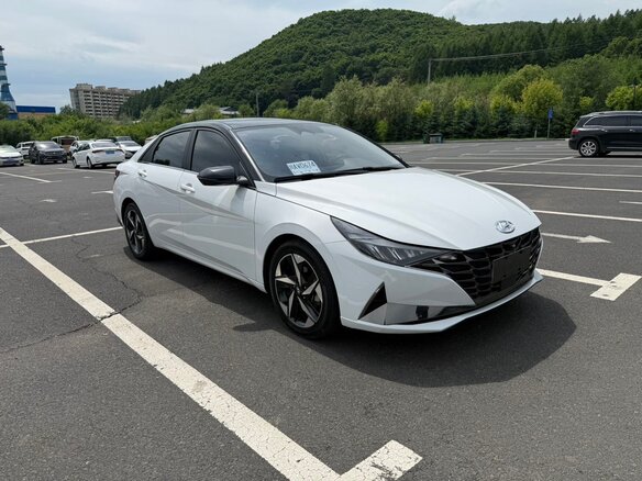 2021 Hyundai Elantra VII (CN7), белый - вид 2