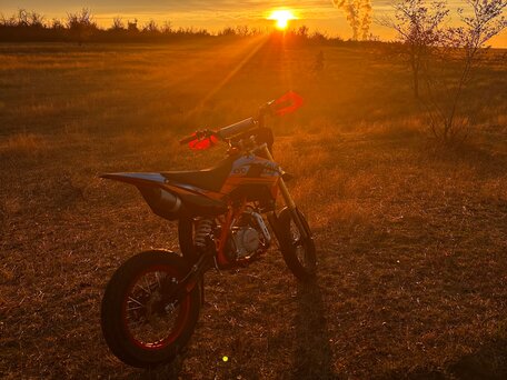 2024 Kayo Evolution YX140EM, синий, 95000 рублей, вид 3