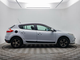 2011 Renault Megane III, белый, 487000 рублей, вид 4