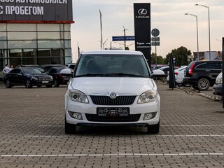 2011 Skoda Fabia II Рестайлинг, белый, 595000 рублей, вид 2