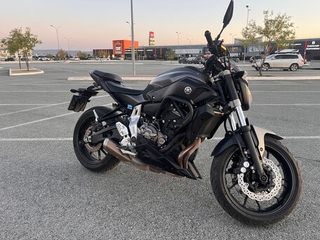 2015 Yamaha MT-07 (FZ-07), серый, 680000 рублей, вид 2