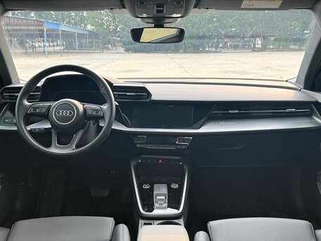 2023 Audi A3 Sportback 35 TFSI IV (8Y), серый, 1980000 рублей, вид 2