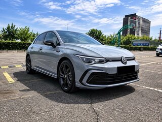 2023 Volkswagen Golf VIII, серый, 1800002 рублей, вид 3